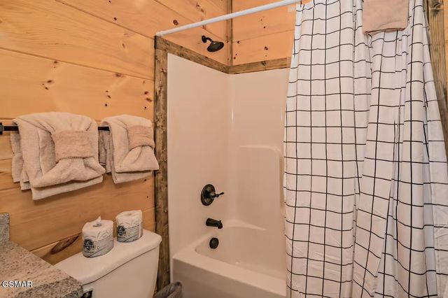 2045 Eagle Feather Drive, Sevierville, TN 37876