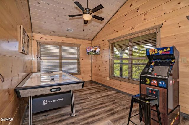 2045 Eagle Feather Drive, Sevierville, TN 37876
