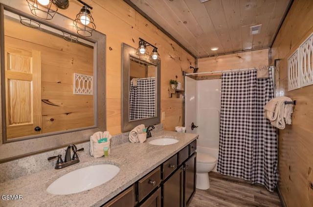 2045 Eagle Feather Drive, Sevierville, TN 37876