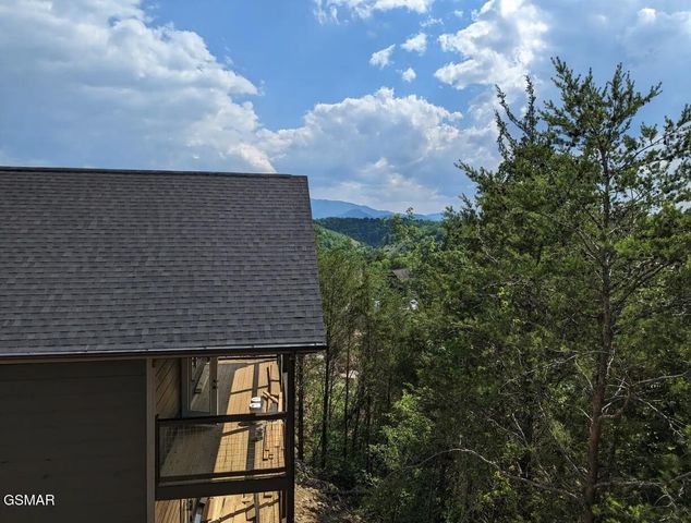 2045 Eagle Feather Drive, Sevierville, TN 37876