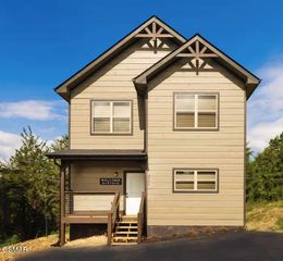 2045 Eagle Feather Drive, Sevierville, TN 37876