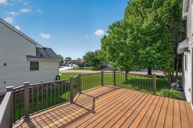 7457 54th Street N, Oakdale, MN 55128