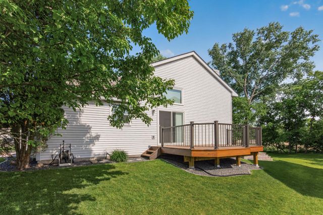 7457 54th Street N, Oakdale, MN 55128