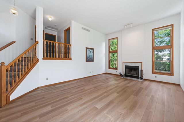 7457 54th Street N, Oakdale, MN 55128
