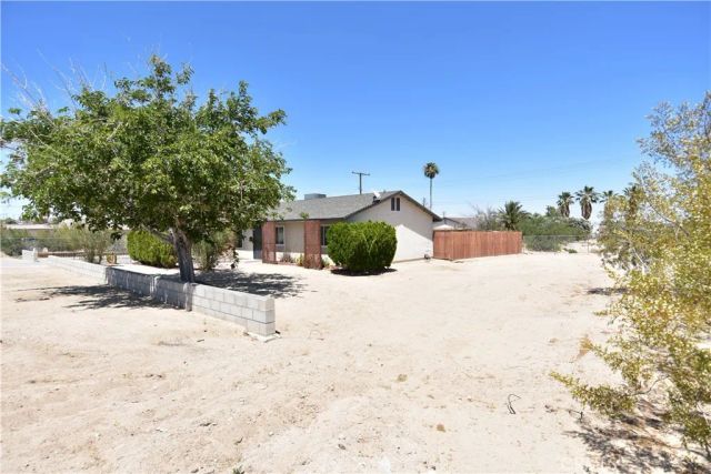 6245 Baileya Avenue, 29 Palms, CA 92277