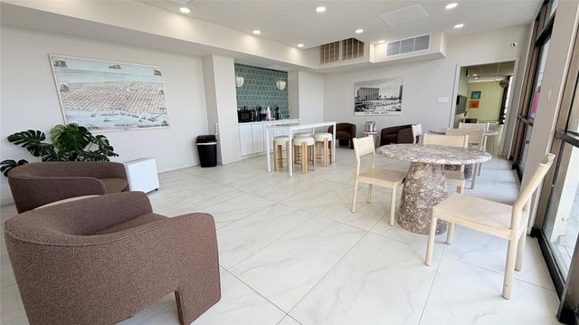 7310 Seawall Boulevard 309, Galveston, TX 77551