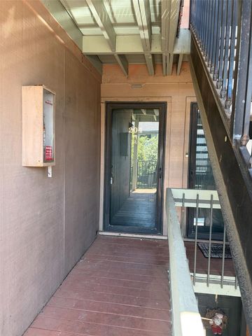 2600 Penny LN 204, Austin, TX 78757