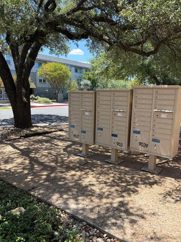 2600 Penny LN 204, Austin, TX 78757