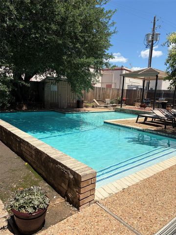 2600 Penny LN 204, Austin, TX 78757