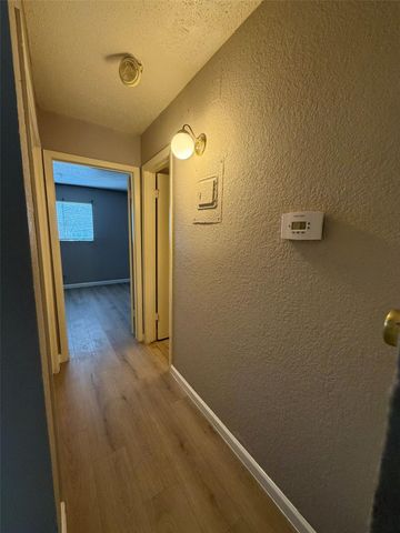 2600 Penny LN 204, Austin, TX 78757