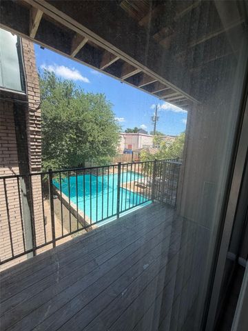 2600 Penny LN 204, Austin, TX 78757