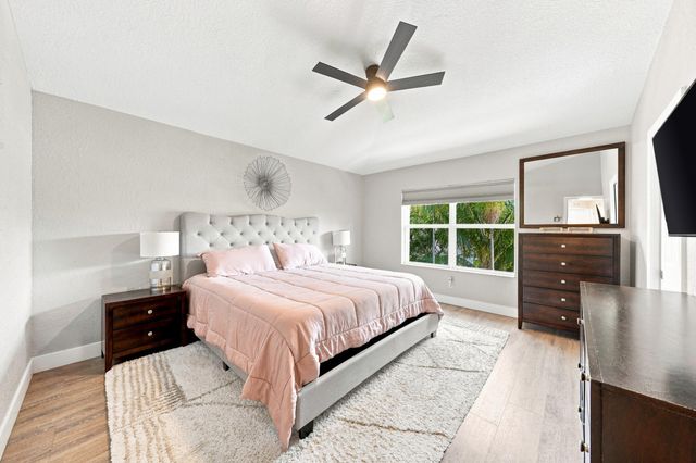 9747 Darlington Place, Cooper City, FL 33328