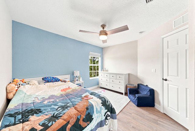 9747 Darlington Place, Cooper City, FL 33328