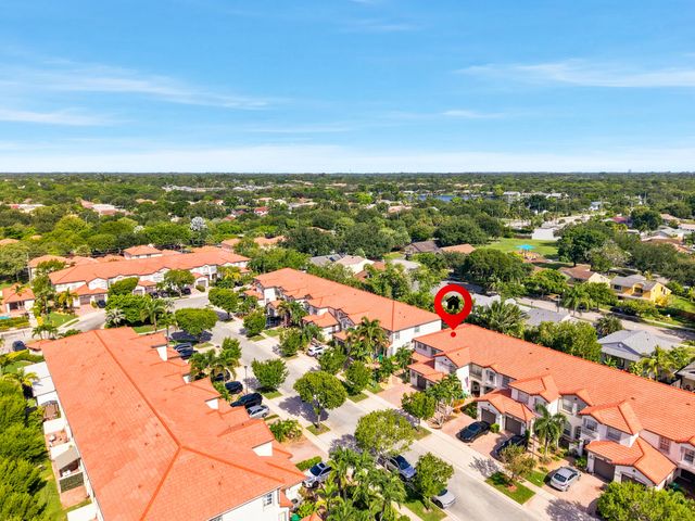 9747 Darlington Place, Cooper City, FL 33328