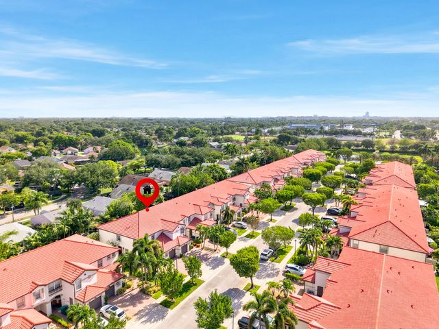 9747 Darlington Place, Cooper City, FL 33328