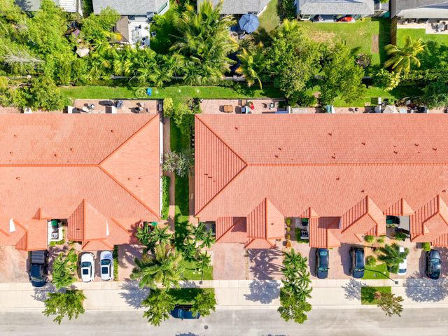 9747 Darlington Place, Cooper City, FL 33328