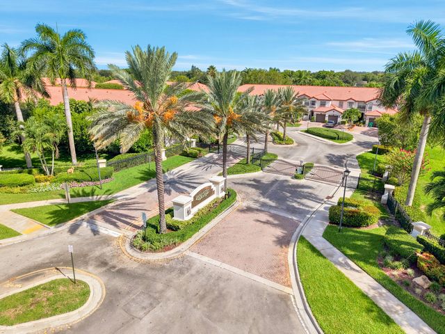9747 Darlington Place, Cooper City, FL 33328