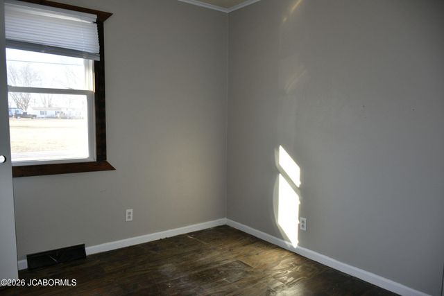 218 N MOREAU AVENUE, Tipton, MO 65081