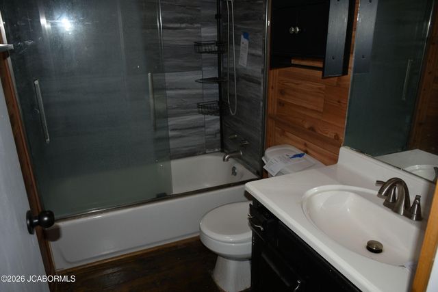 218 N MOREAU AVENUE, Tipton, MO 65081