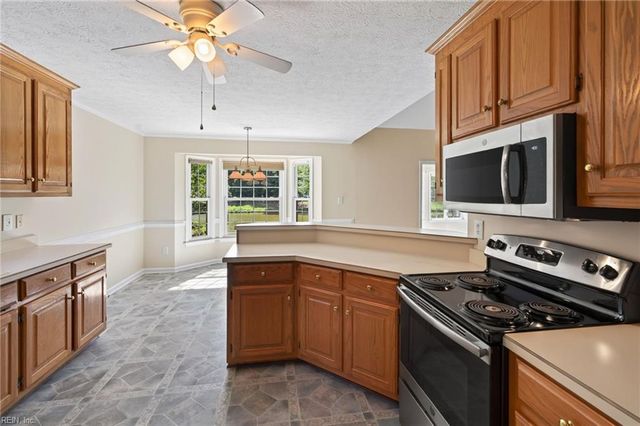 509 Birkdale Court, Yorktown, VA 23693
