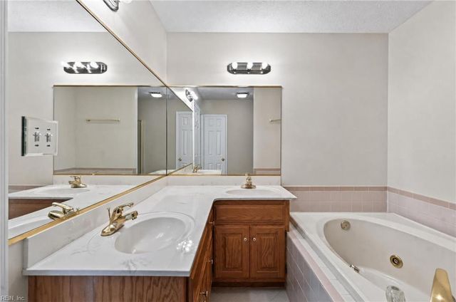 509 Birkdale Court, Yorktown, VA 23693