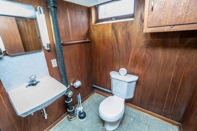 325 W Dodge STREET, Port Washington, WI 53074