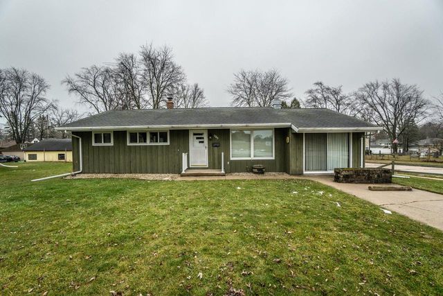 325 W Dodge STREET, Port Washington, WI 53074