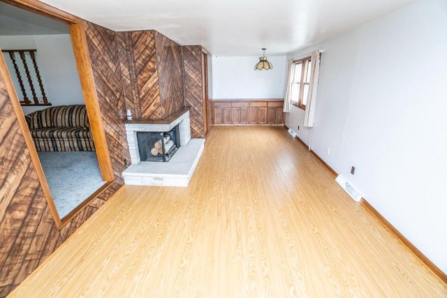 325 W Dodge STREET, Port Washington, WI 53074