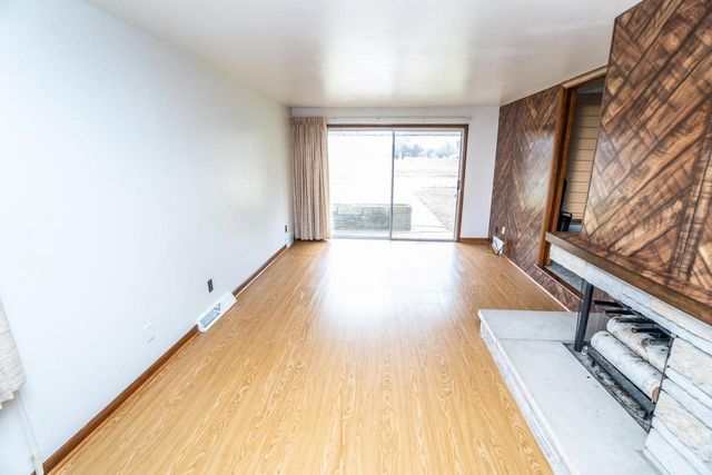 325 W Dodge STREET, Port Washington, WI 53074