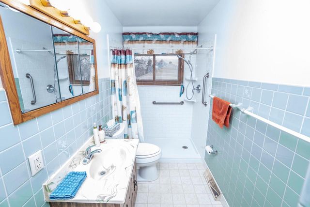 325 W Dodge STREET, Port Washington, WI 53074