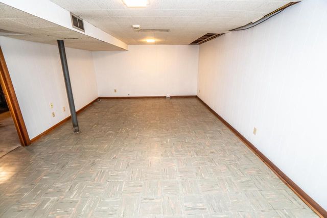 325 W Dodge STREET, Port Washington, WI 53074