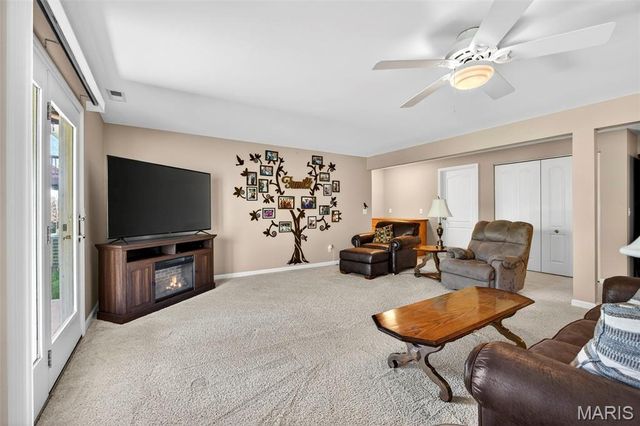 3168 Country Bluff Drive 38B, St Charles, MO 63301