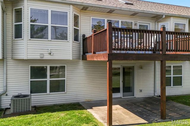 3168 Country Bluff Drive 38B, St Charles, MO 63301