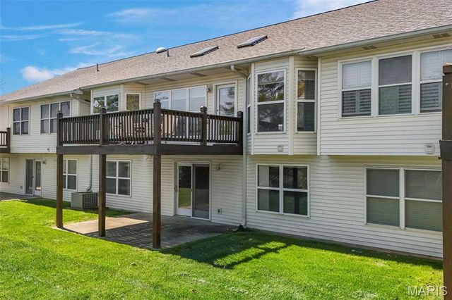 3168 Country Bluff Drive 38B, St Charles, MO 63301