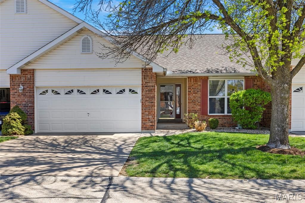 3168 Country Bluff Drive 38B, St Charles, MO 63301