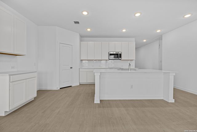 1906 Wood Warbler, New Braunfels, TX 78130