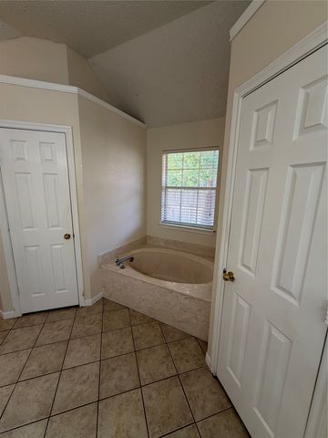 1427 Shadow Run, Weatherford, TX 76086