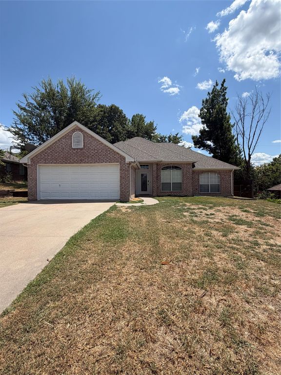 1427 Shadow Run, Weatherford, TX 76086