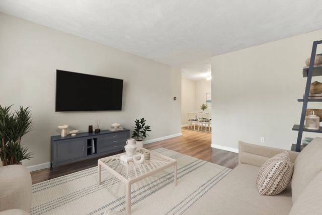 17 Davis Rd A11, Acton, MA 01720
