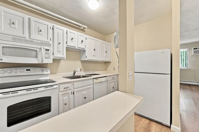 17 Davis Rd A11, Acton, MA 01720