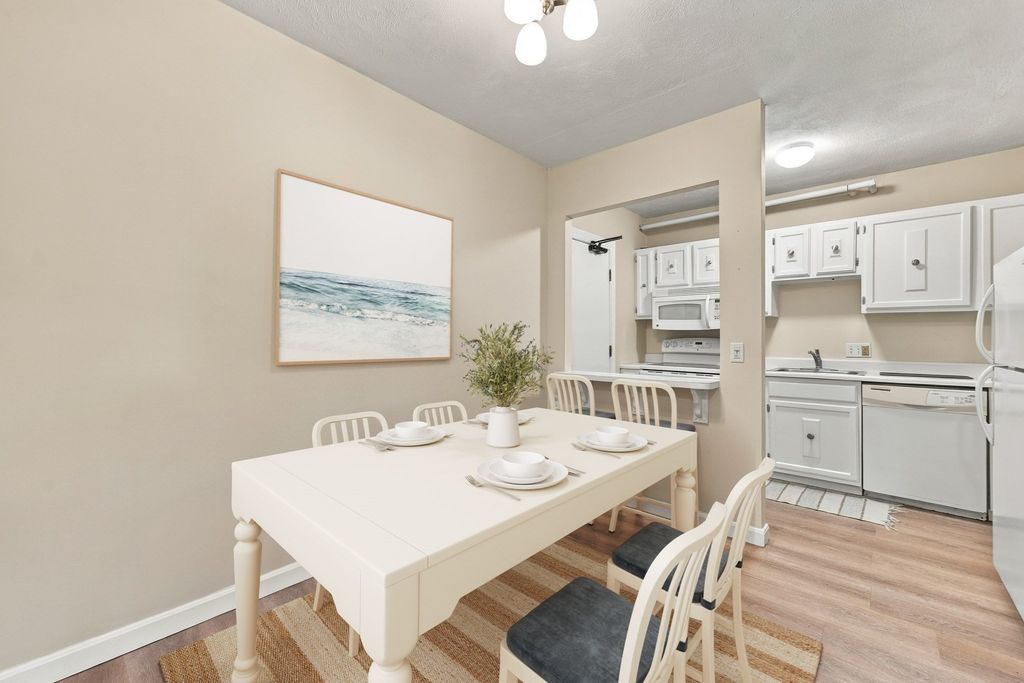 17 Davis Rd A11, Acton, MA 01720