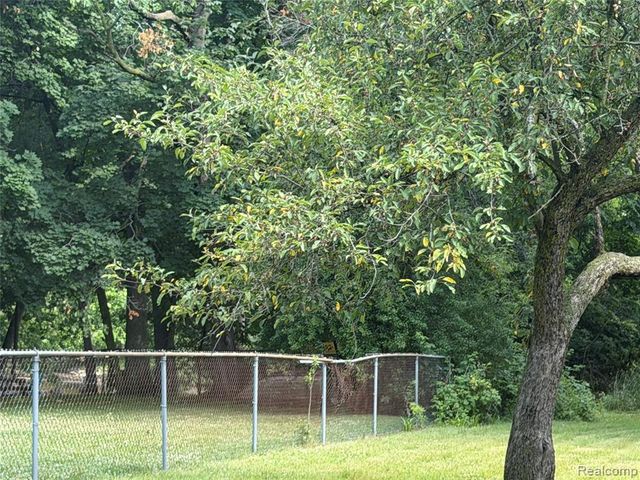 718 River Street, Owosso, MI 48867