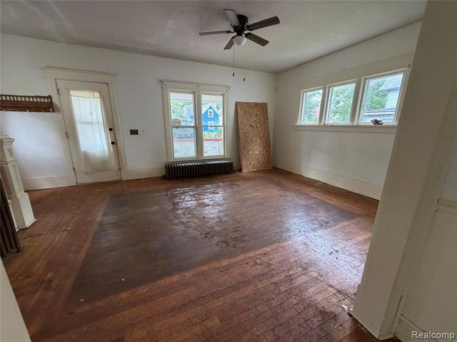 718 River Street, Owosso, MI 48867
