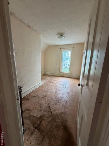718 River Street, Owosso, MI 48867