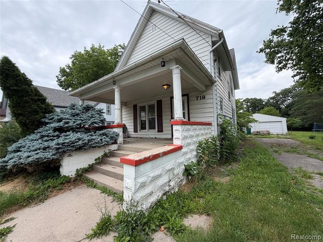 718 River Street, Owosso, MI 48867