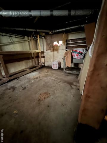 718 River Street, Owosso, MI 48867