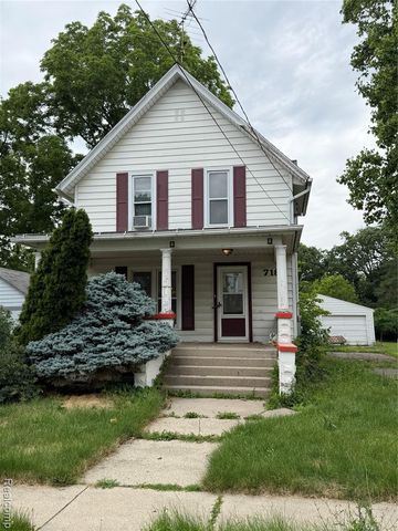 718 River Street, Owosso, MI 48867