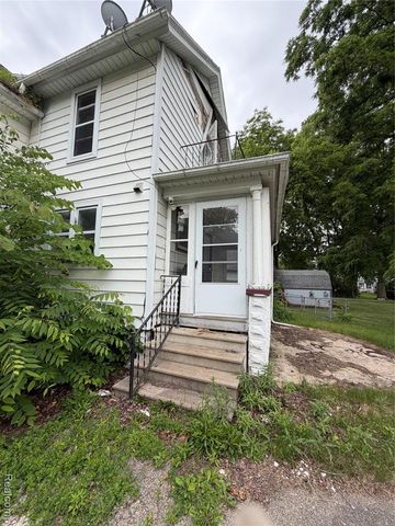 718 River Street, Owosso, MI 48867