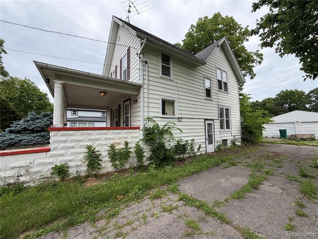 718 River Street, Owosso, MI 48867