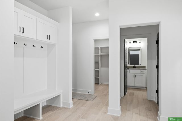 5717 N 197th Avenue, Elkhorn, NE 68022